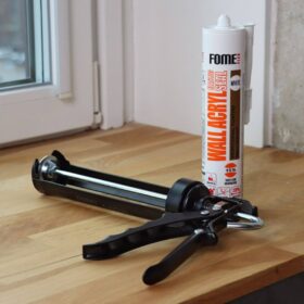 Fome Flex Wall Acryl Elastic Sealant hermetikas įtrūkimams ir hermetikų pistoletas