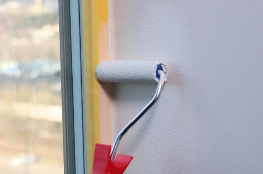 sienos dažymas voleliu